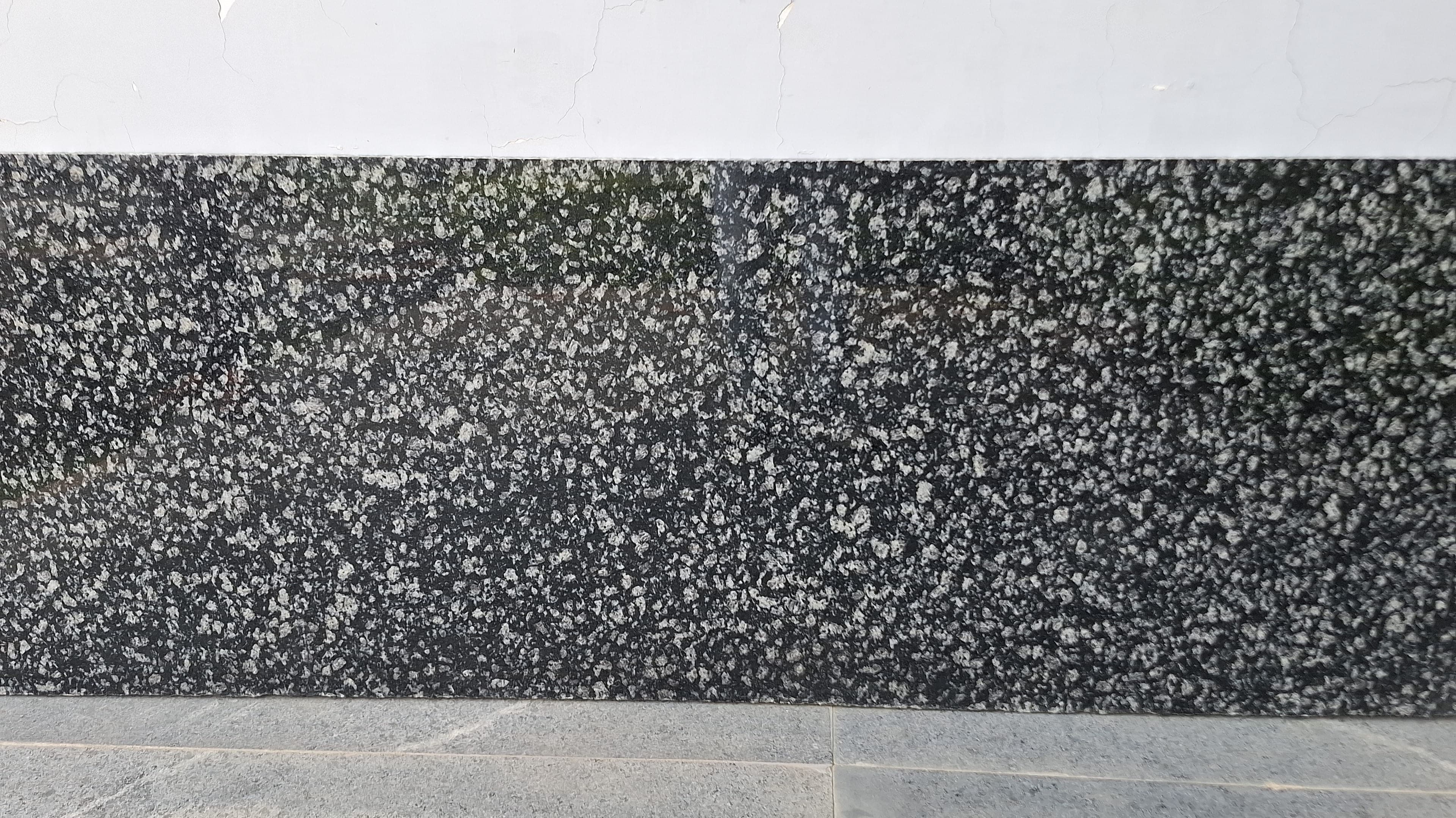 Coin Black Granite